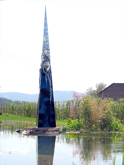 Skulptur aus Edelstahl